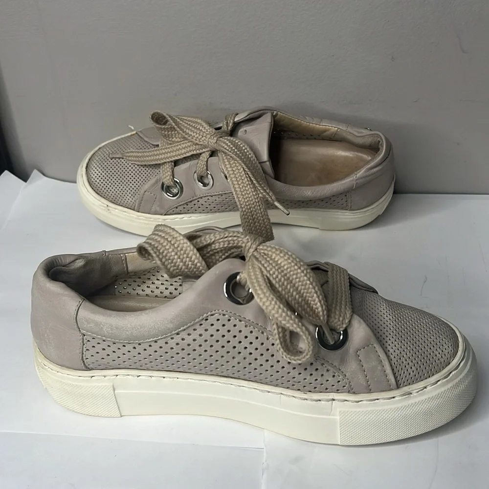 AGL Sz 37 US 7 Attilio Giusti Leombruni Perforated Platform Talc Leather Sneaker